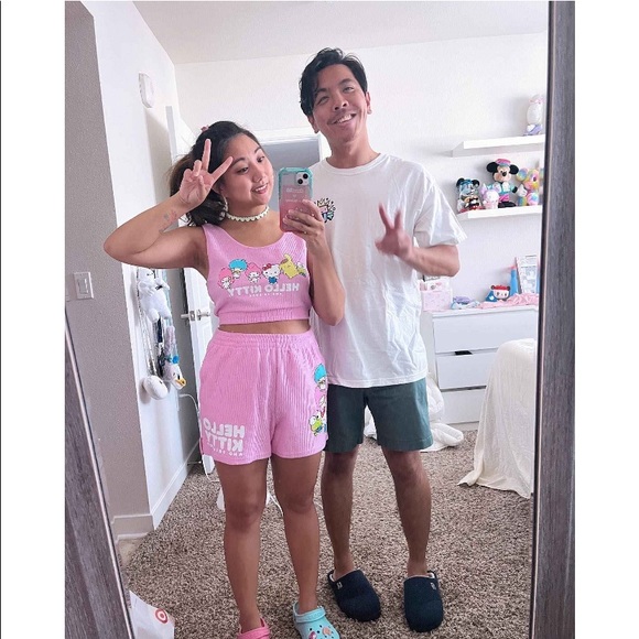 Hello kitty cropped pink tank top new - Picture 3 of 5